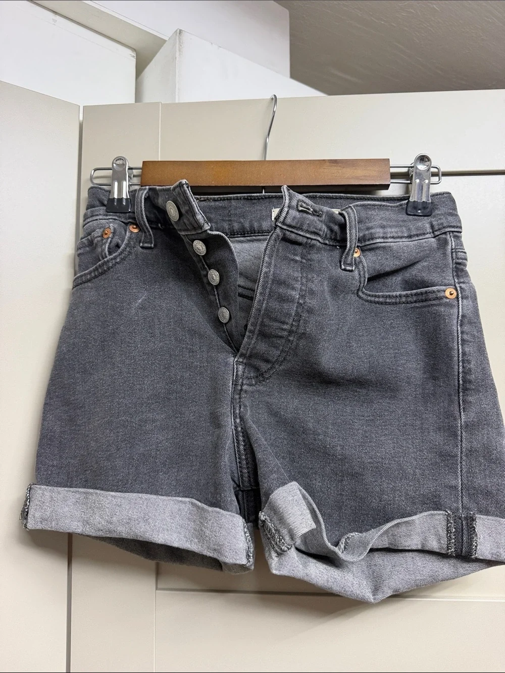 Levi’s Size 26 Womens— High-Rise Washed Black Denim Shorts